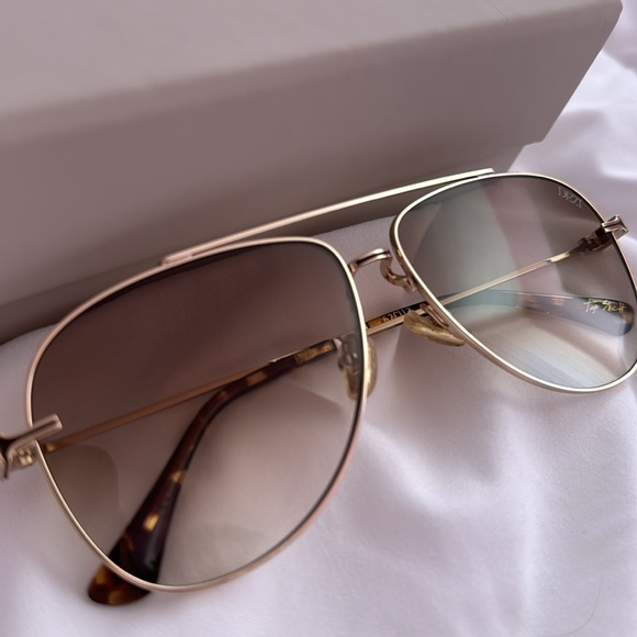 Dezi Top Shelf Sunglasses Gold Gradient - Picture 6 of 6